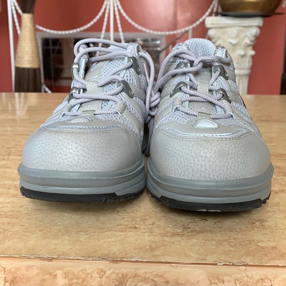 MBT Shoes - MBT women size 7 brand new without tags